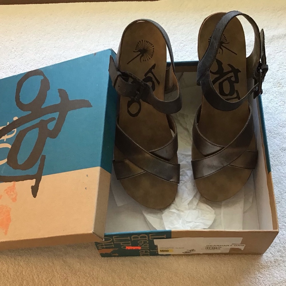 OTBT (off the beaten track) Sandals Sz 10 Women